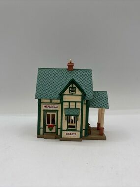 Hallmark Keepsake Magic 1987 Vintage Train Station Lighted Ornament